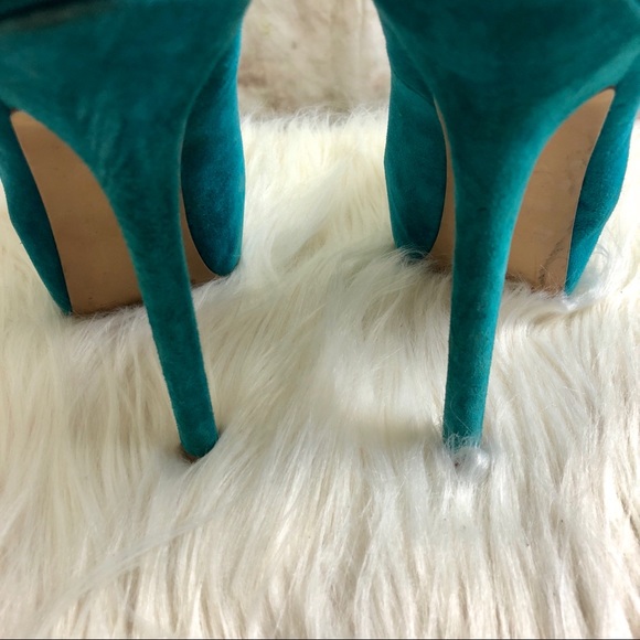 Steve Madden Turquoise Suede Platform Pumps - Picture 5 of 6